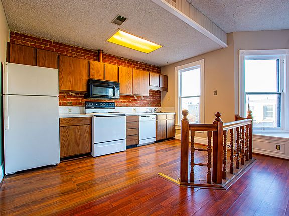 5th image of 533 Park Ave APT B