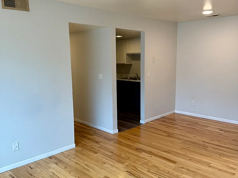 411 E Market St #103B — Photo 5