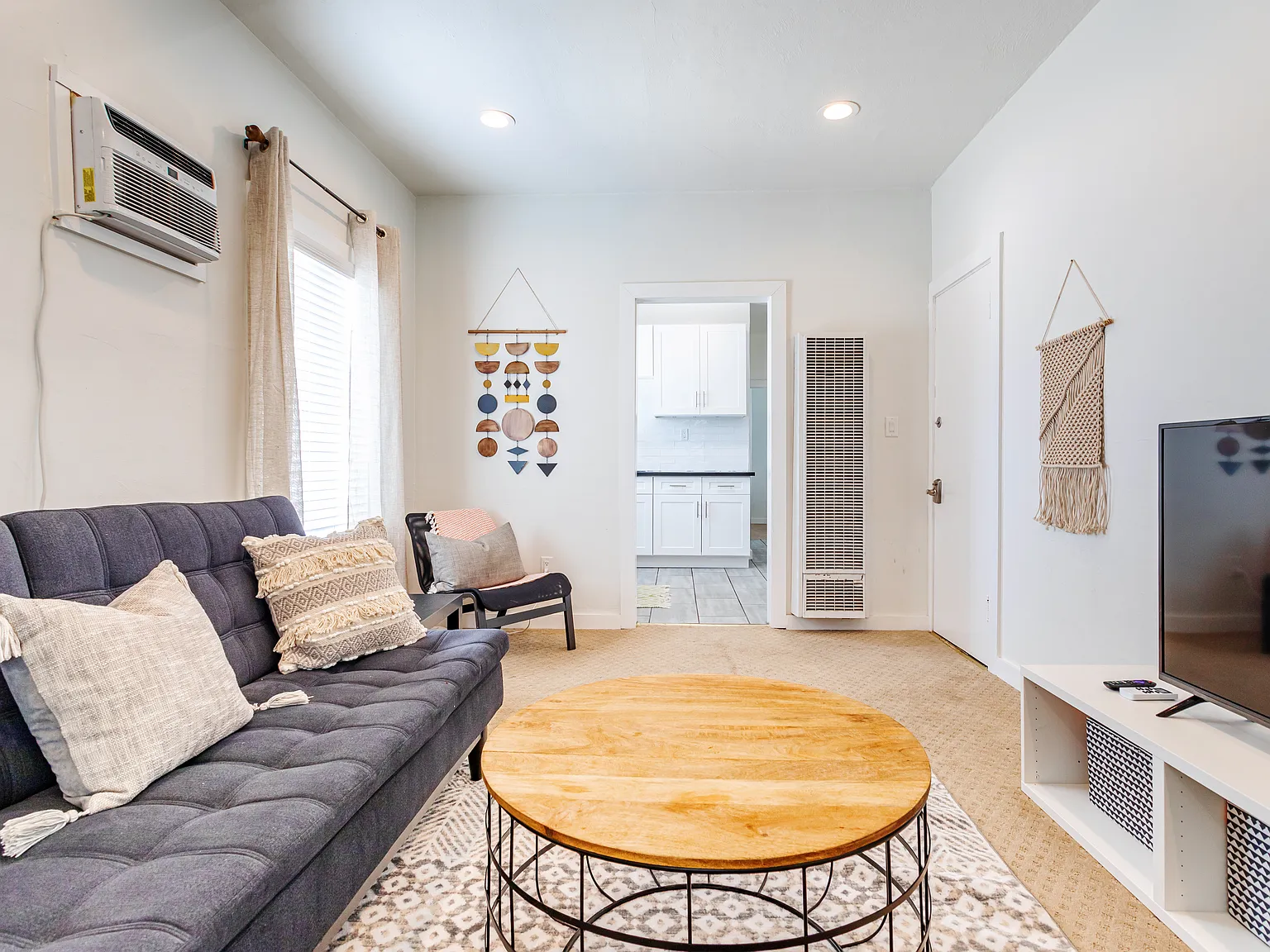 1 bed, 650 sqft, $3,300 — Photo 2