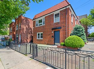 33-62 28th St #2, Astoria, NY 11106