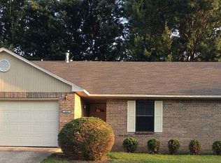 3495 W Vassar St, Fayetteville, AR 72704