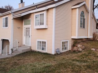 3279 Plum Tree Ln, Bountiful, UT 84010