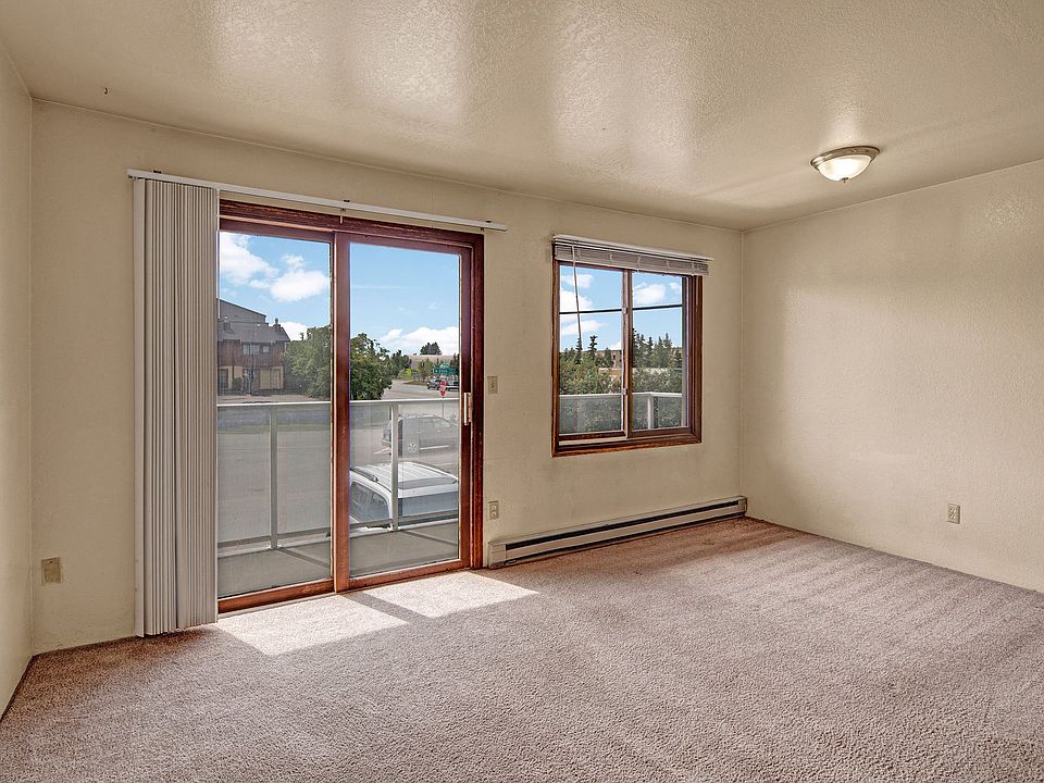 Arbor Pointe Apartments - Living room