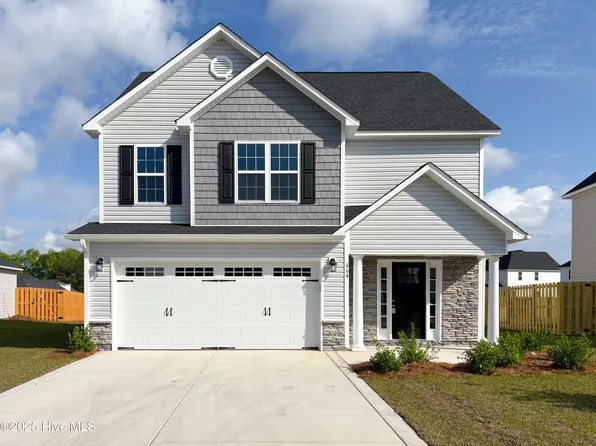 464 Pebble Shore Drive, Sneads Ferry, NC 28460