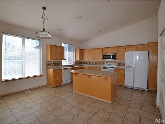4th image of 8716 161st St E