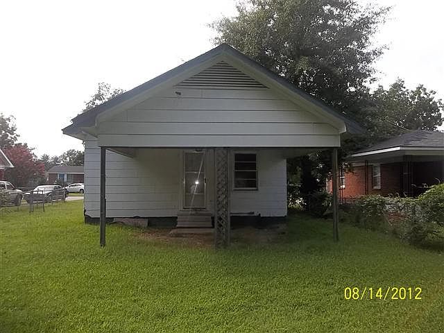 2nd image of 108 E Boney St