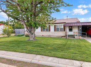 305 NW 8th St, Dimmitt, TX 79027
