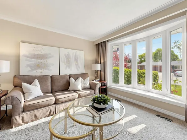 22 Friar Tuck Rd, Markham, ON L3P 1L9