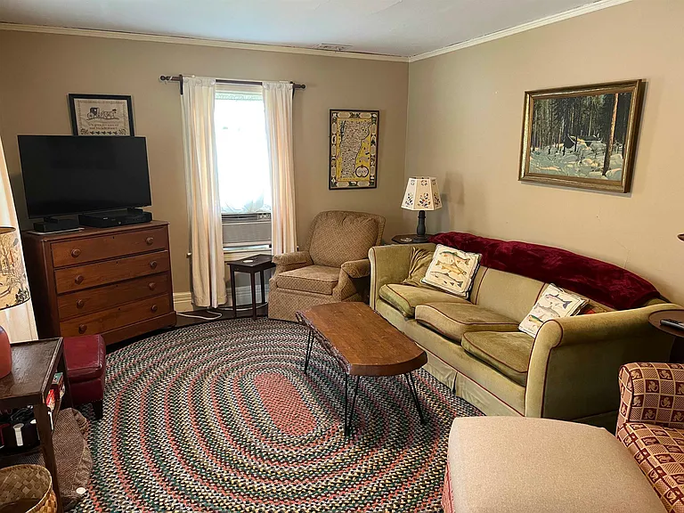78 Franklin Ave — Photo 4