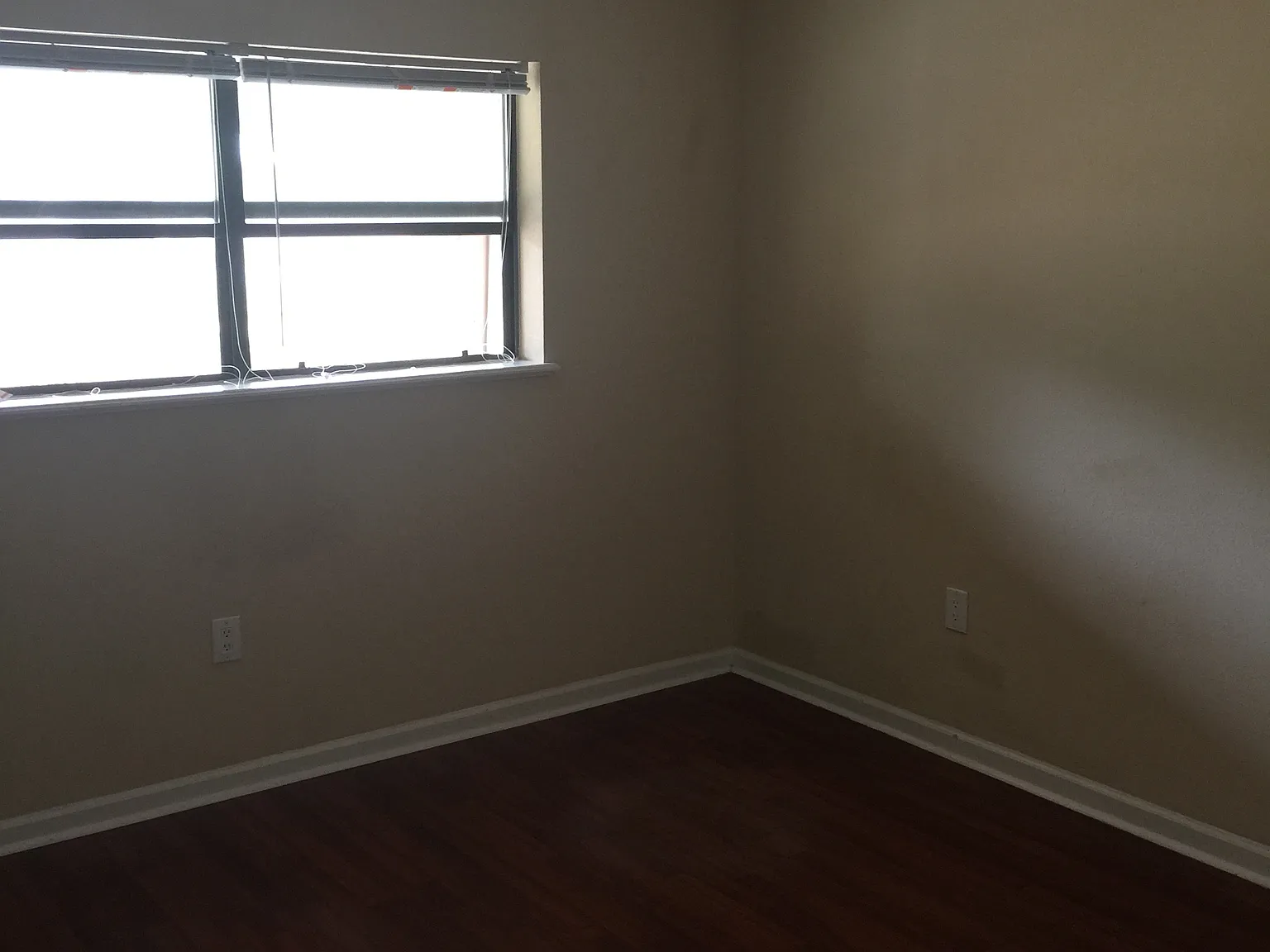 2 bed, 1000 sqft, $1,250 — Photo 2