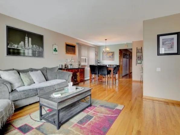 25 Linden St, Bayonne, NJ