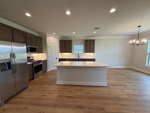 3rd image of 283 Kings Wood Ave