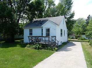 215 9th St, Hawley, MN 56549