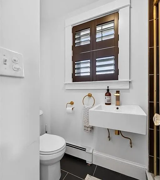 494 Thames St — Photo 15