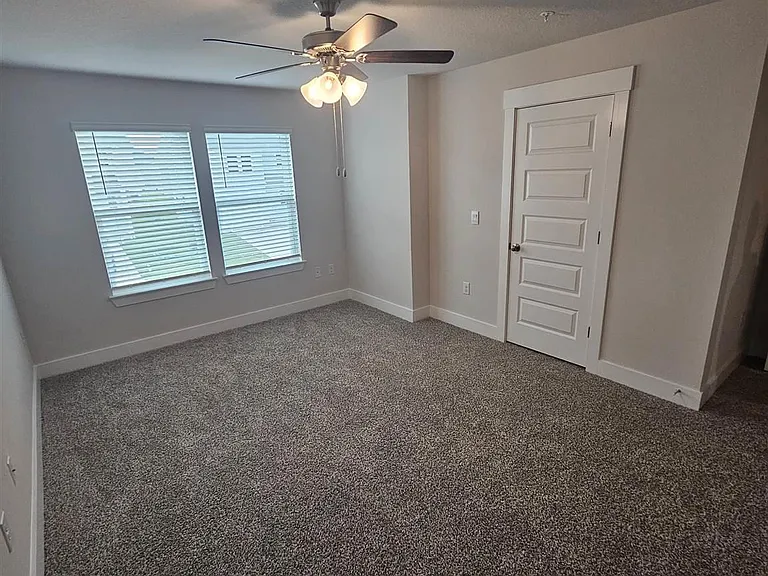 9433 Nature Creek Ln — Photo 23