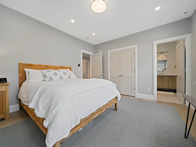 144 Linden St #2 — Photo 12