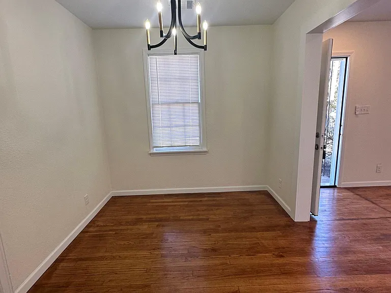 4213 SW 9th Ave — Photo 13