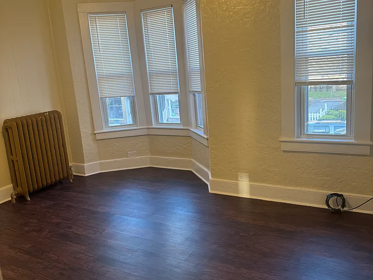 3 Mount Carmel Pl #2 — Photo 9