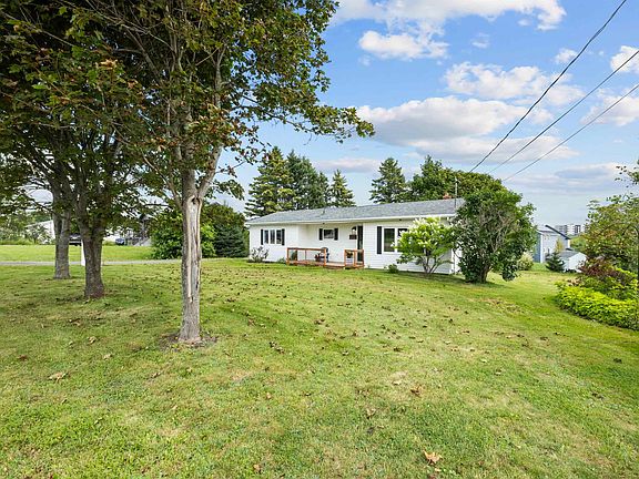 5th image of 198 Lower Malpeque Rd