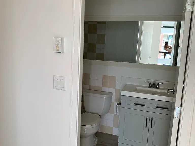 1003 Burnaby St #1404 — Photo 11
