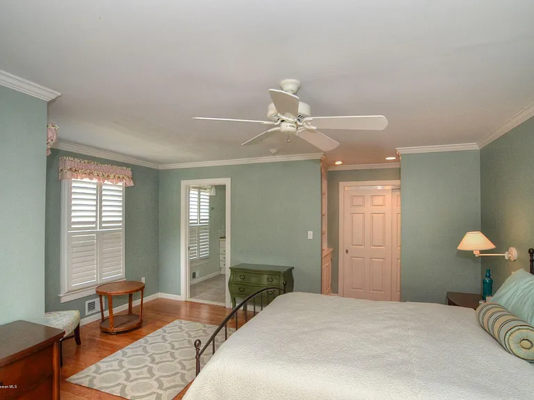 1081 Barnegat Ln — Photo 23