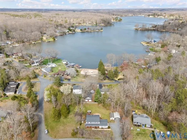 364 Poplar Dr, Louisa, VA 23093