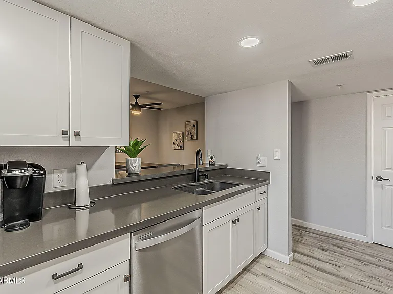 7510 E Thomas Rd #124 — Photo 6
