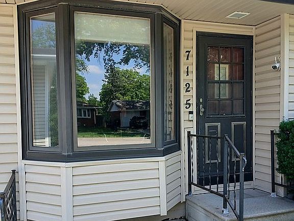 4th image of 7125 Holdrege St