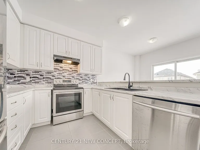 170 Diana Dr — Photo 11