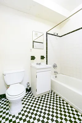 Rented by City Connections Realty | media 14