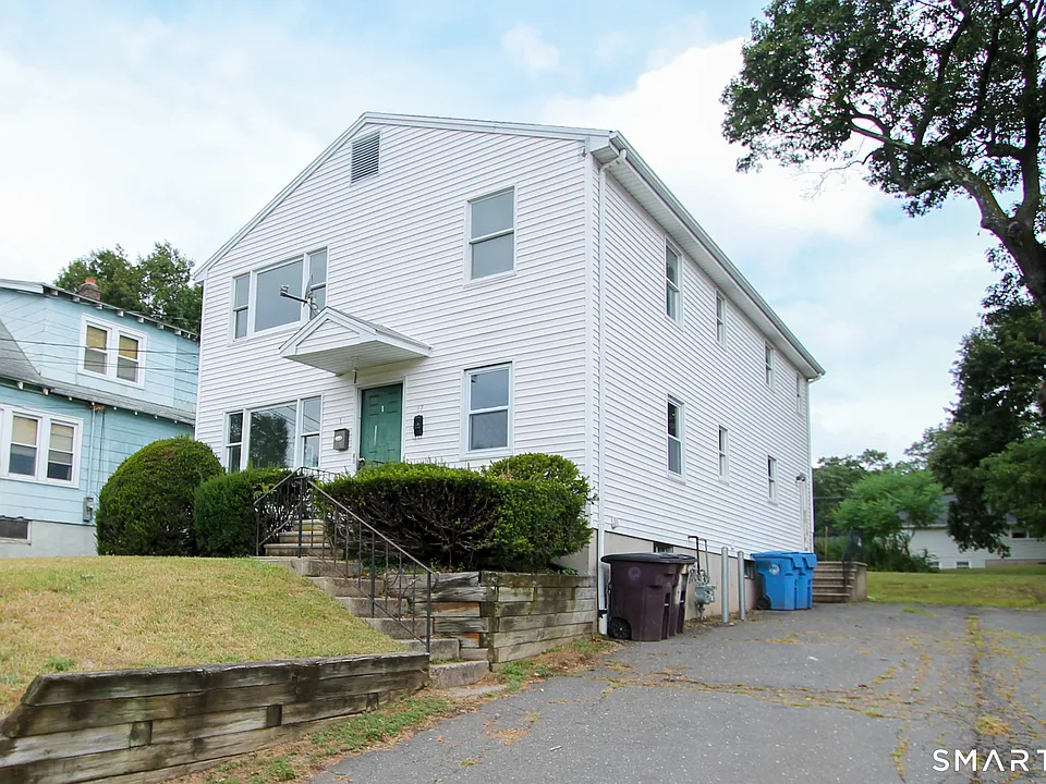 17 Pinehurst Ave #2