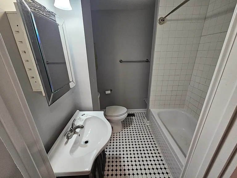 905 E Main St #1 — Photo 9