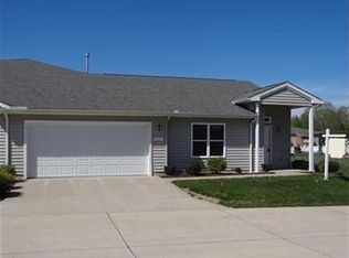3363 Greens Pointe Dr, Twinsburg, OH 44087