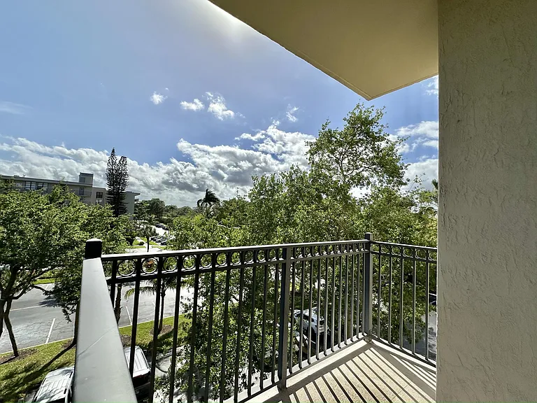 27 Royal Palm Way #406 — Photo 39