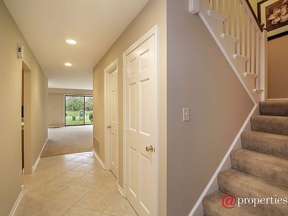 3rd image of 1860 Mission Hills Ln
