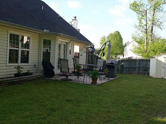 5th image of 203 Adams Lake Dr