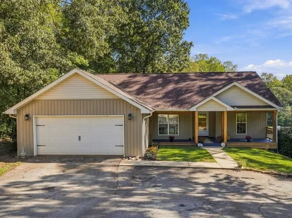 211 Granite Dr, Seneca, SC 29678
