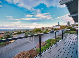 13901 Somerset Ln SE, Bellevue, WA 98006