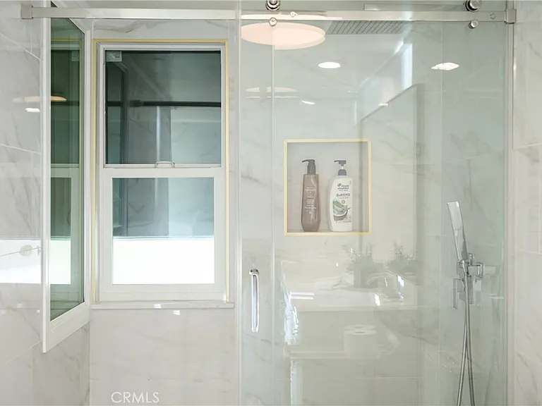 883 Katella St — Photo 30