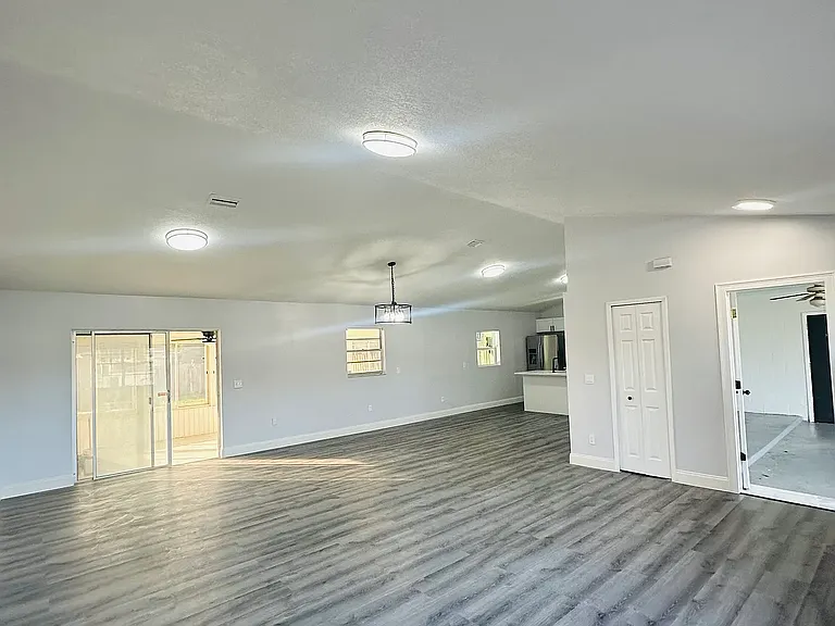 648 Pyramid Ave — Photo 17