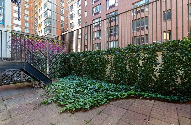 Rented by REAL New York | media 18