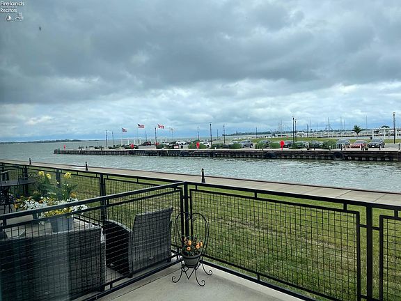 3rd image of 401 W Shoreline Dr Unit 125