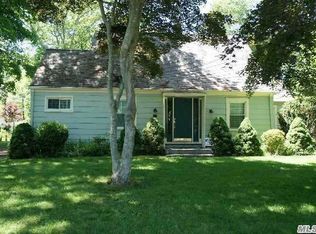 62 S Ocean Ave, Center Moriches, NY 11934