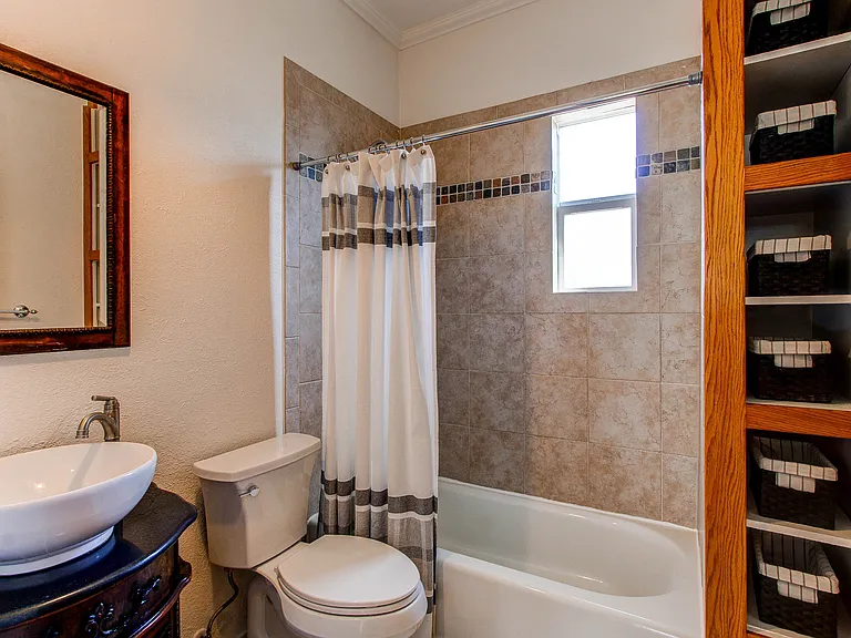 3206 N Madison St — Photo 9