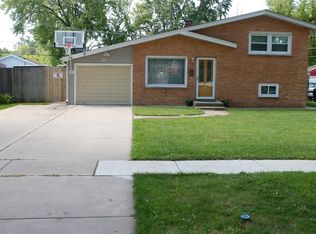 65 6th St, Wheeling, IL 60090