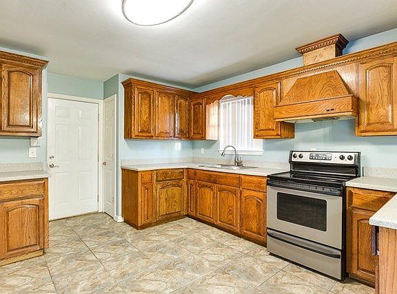 2nd image of 3723 Burr Dr