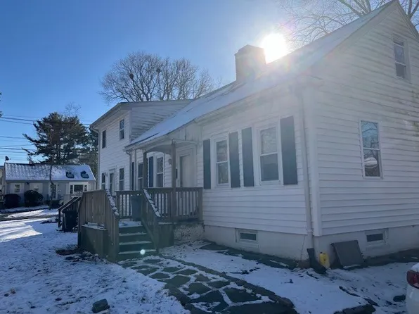 105 Hammond St, Brockton, MA 02301