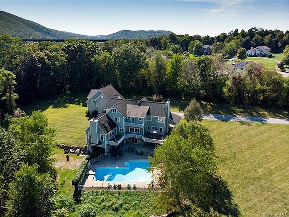 2nd image of 109 Denniston Dr