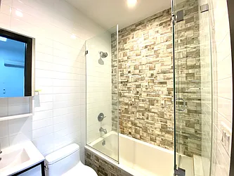 Rented by R New York