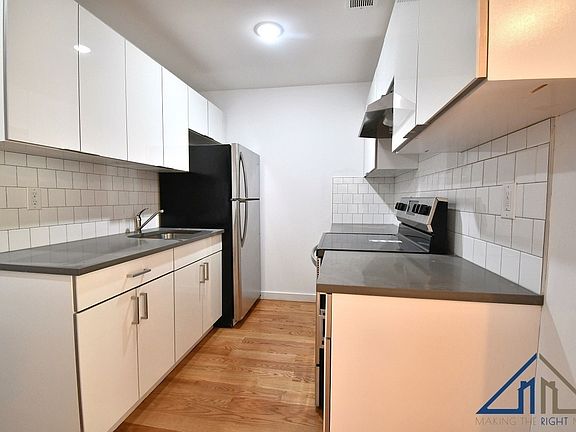 2nd image of 3554 Carlisle Pl #1B